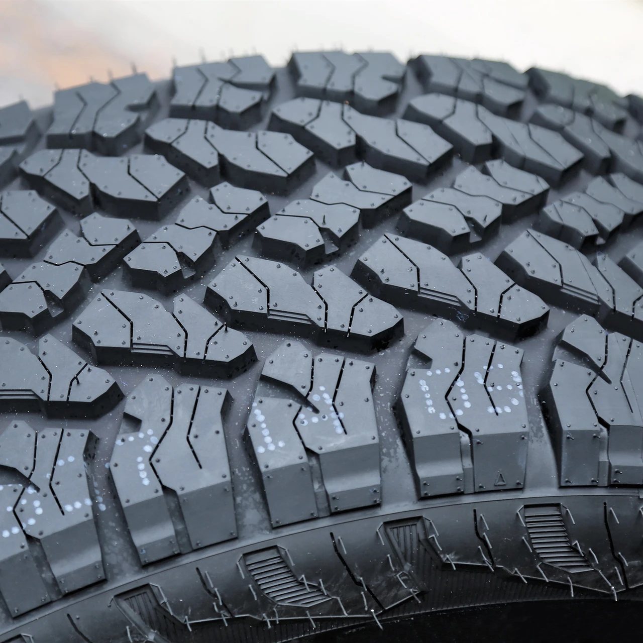 Lancaster LS-37 A/T LT 235/80R17 120/117S E (10 Ply)