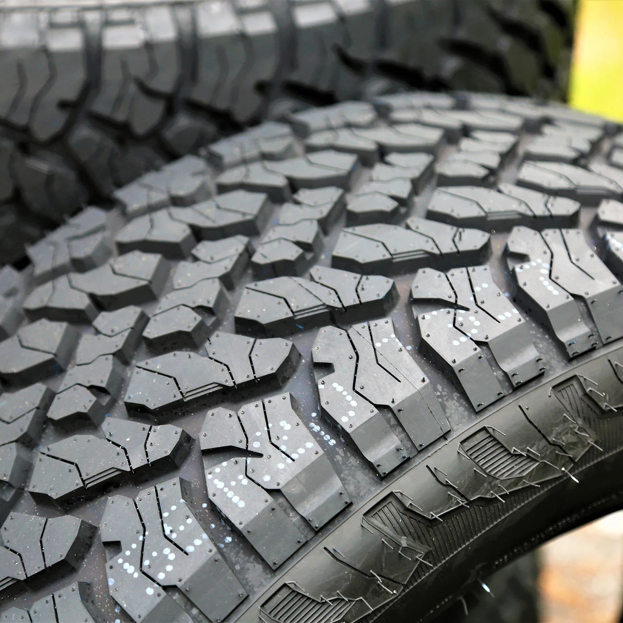 Lancaster LS-37 A/T LT 245/75R16 120/116S E (10 Ply)