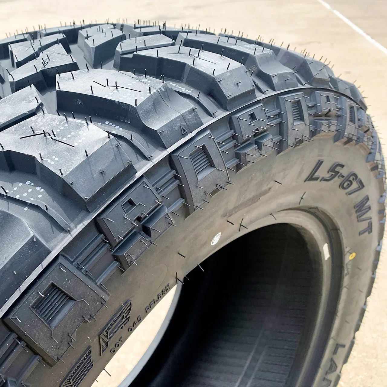 Lancaster LS-67 M/T LT 35X12.50R24 111Q E (10 Ply)