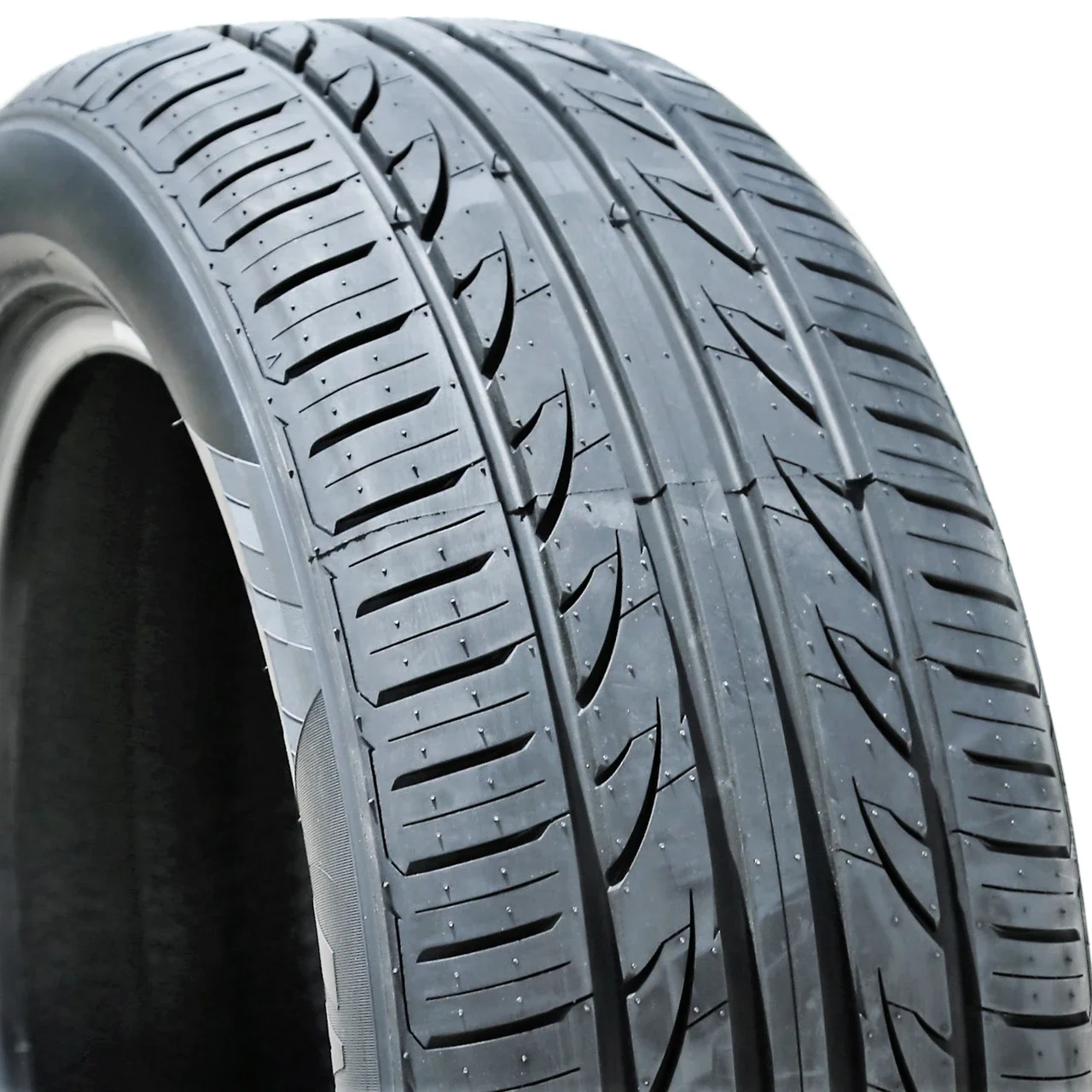Landgolden LG27 215/55R18 95V