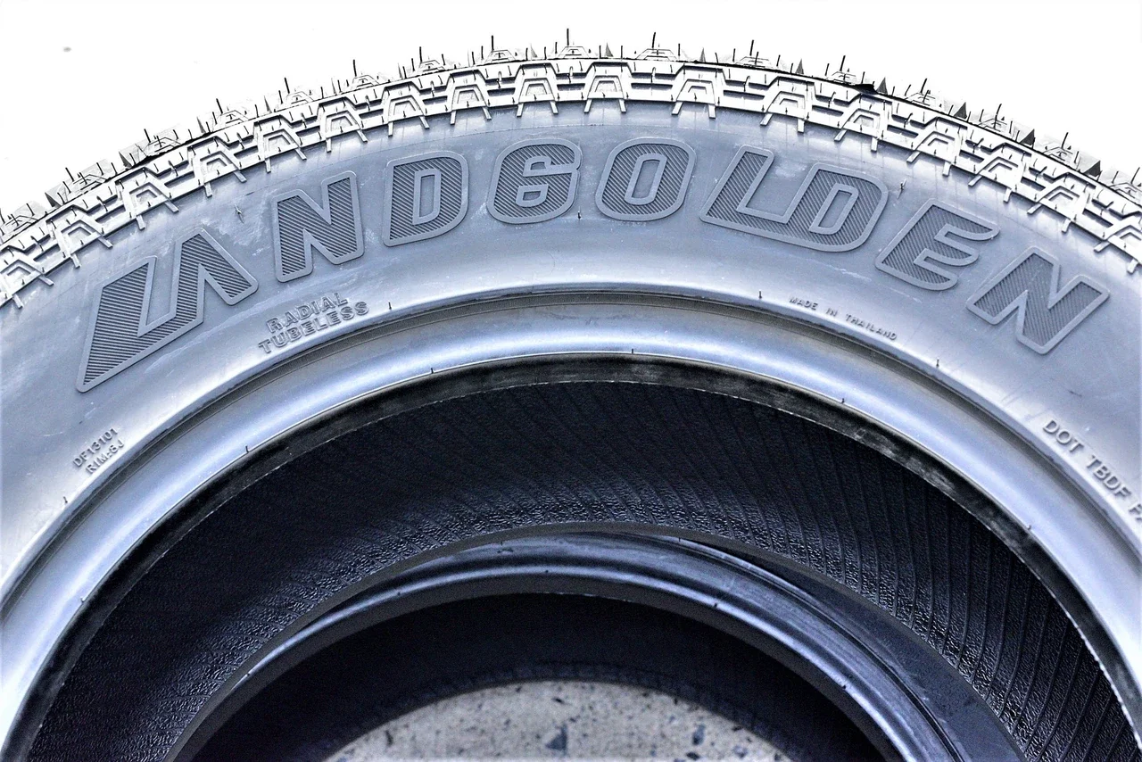 Landgolden LGT57 A/T LT 265/70R18 124/121S E (10 Ply)