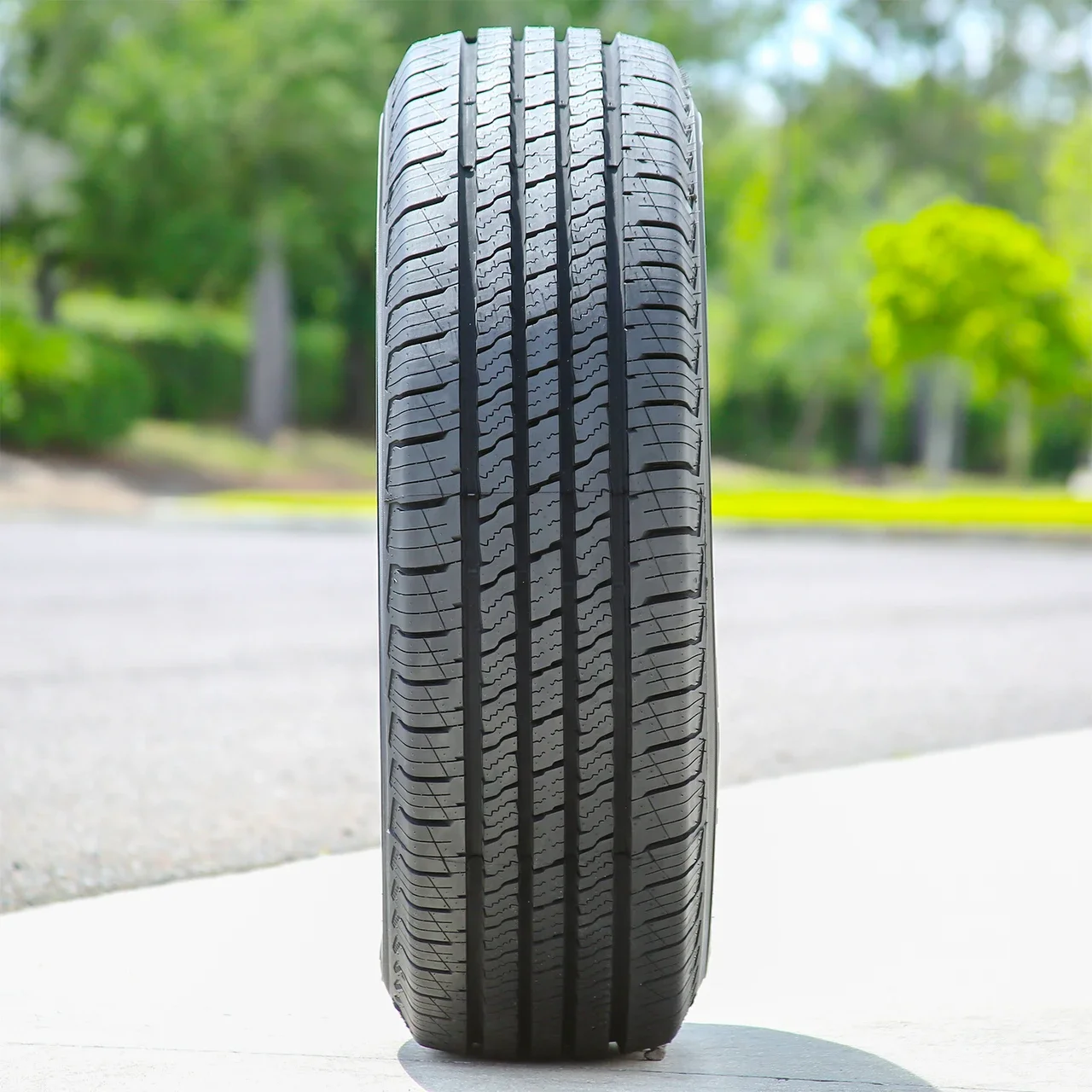 Landgolden LGT67 H/T LT 245/70R17 119/116S E (10 Ply)