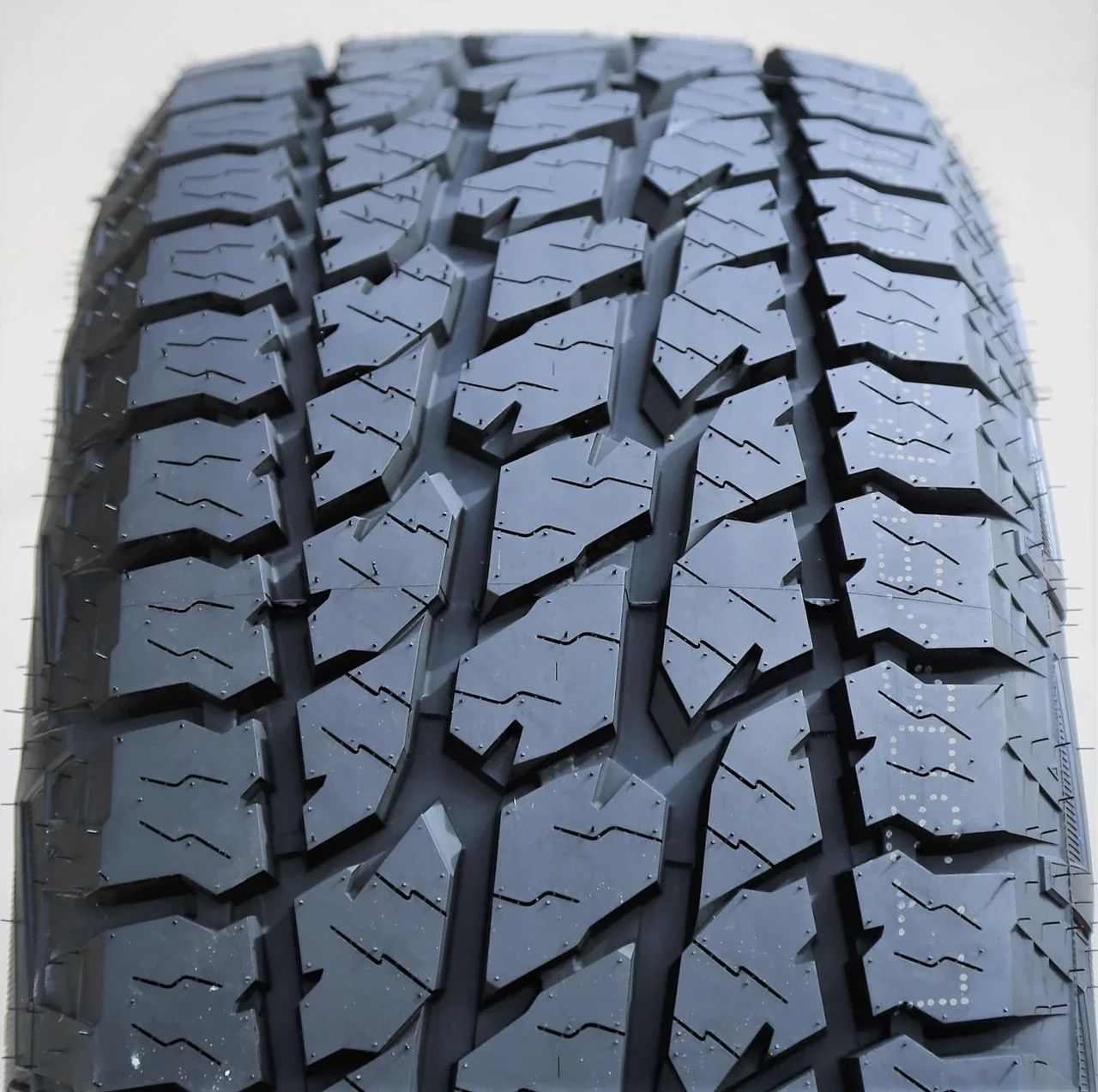 Landspider Wildtraxx A/T LT 275/65R18 123/120S E (10 Ply)