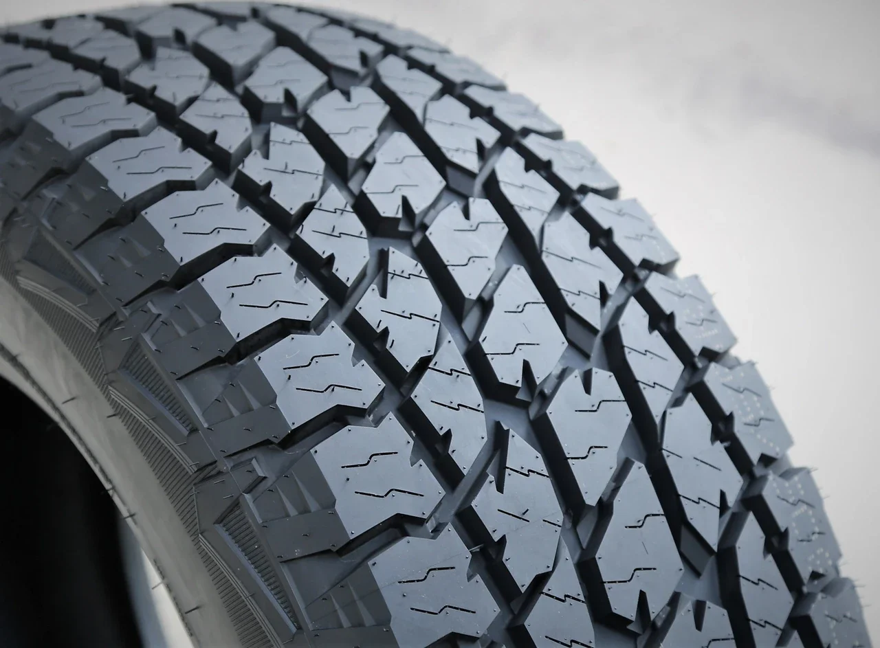 Landspider Wildtraxx A/T LT 275/65R18 123/120S E (10 Ply)
