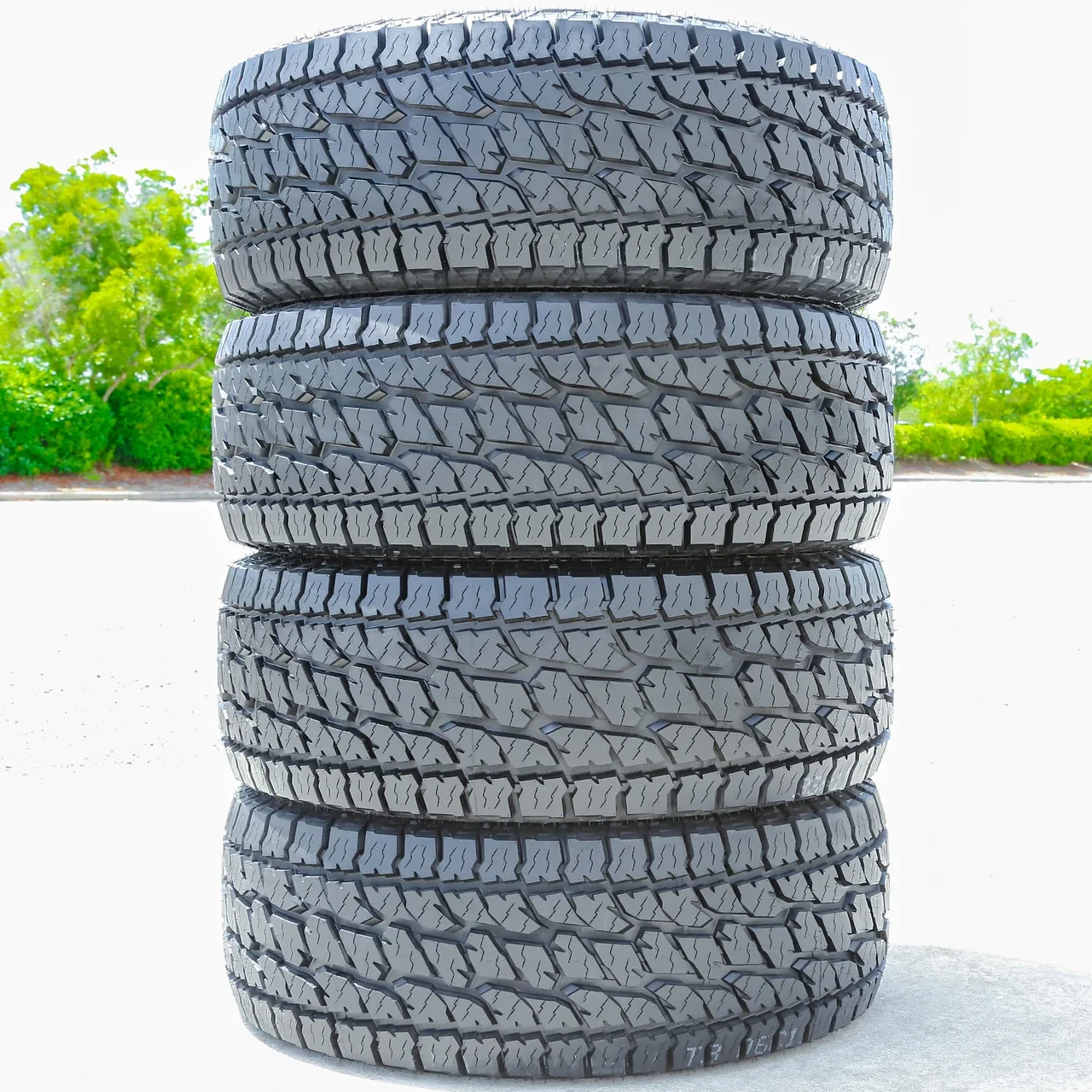 Landspider Wildtraxx A/T LT 285/75R16 126/123S E (10 Ply)