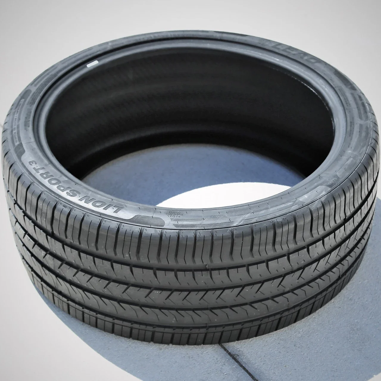 Leao Lion Sport 3 305/45R22 118V XL