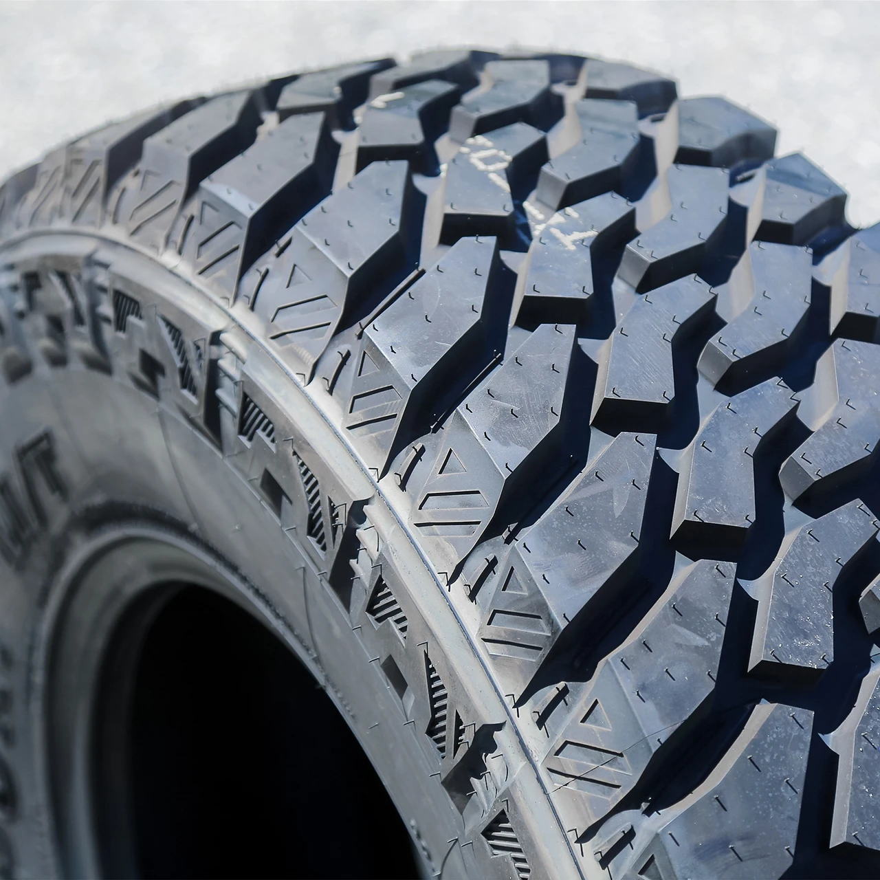 Leao Lion Sport MT LT 305/65R17 121/118Q E (10 Ply)