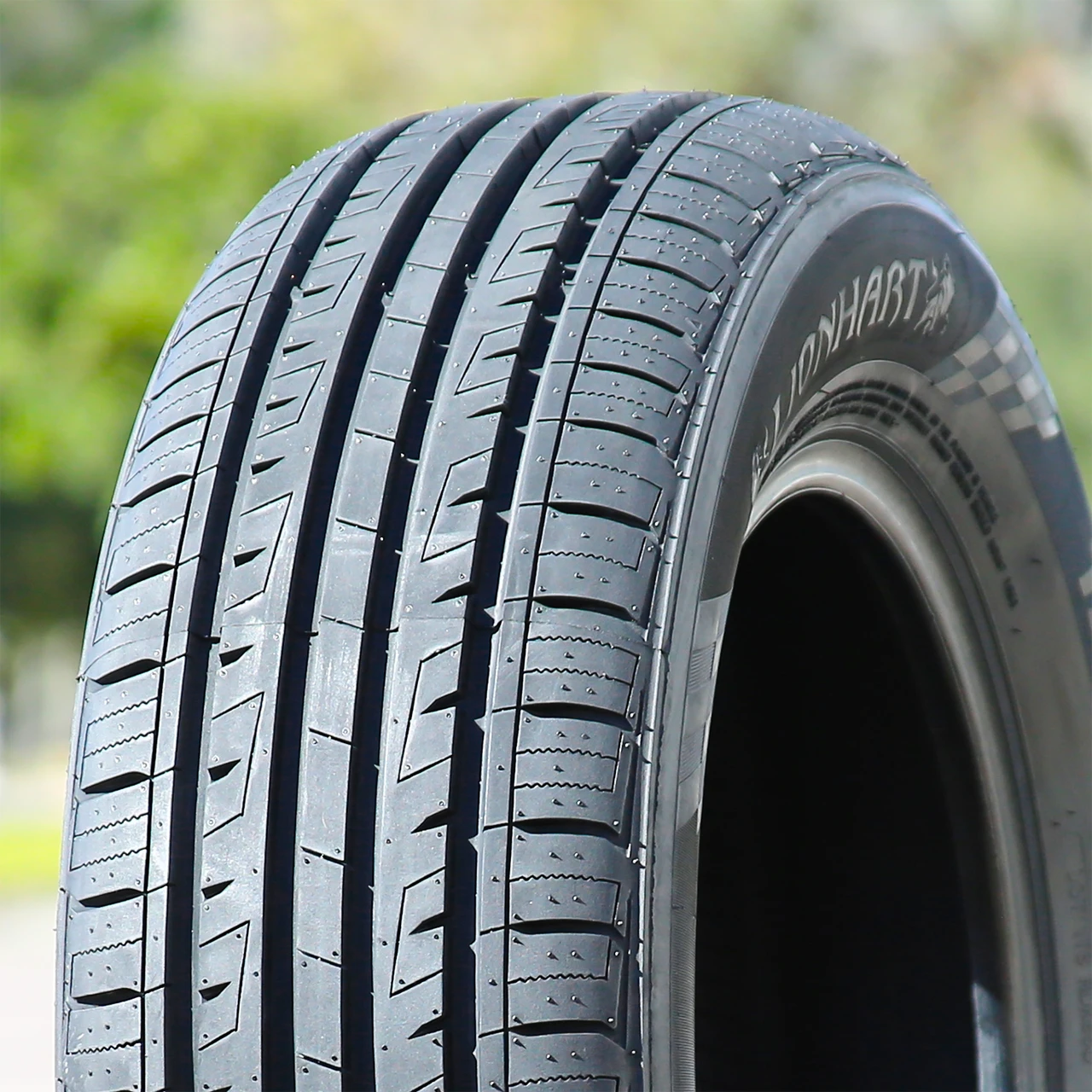 Lionhart LH-501 205/70R15 96T