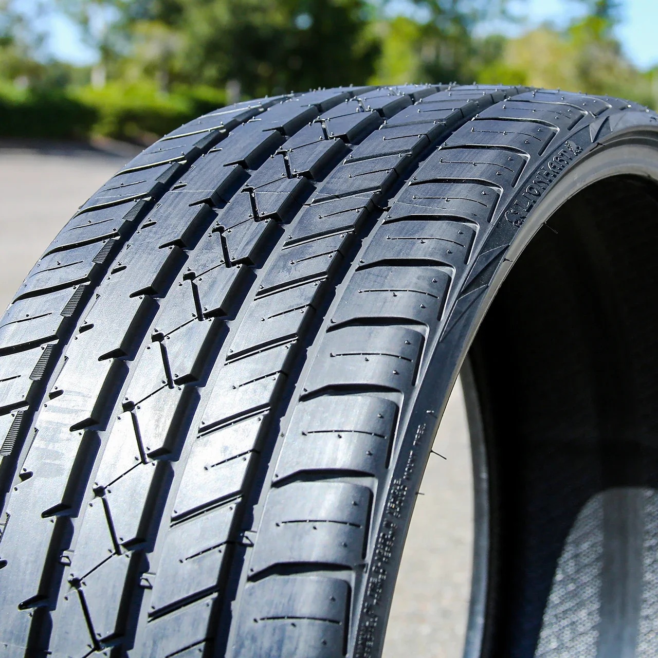 Lionhart LH-FIVE 275/35R20 ZR 102W XL
