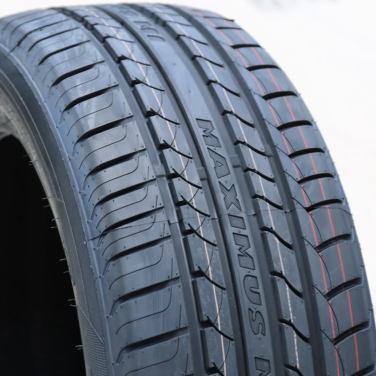 Maxtrek Maximus M1 205/50R17 93V XL