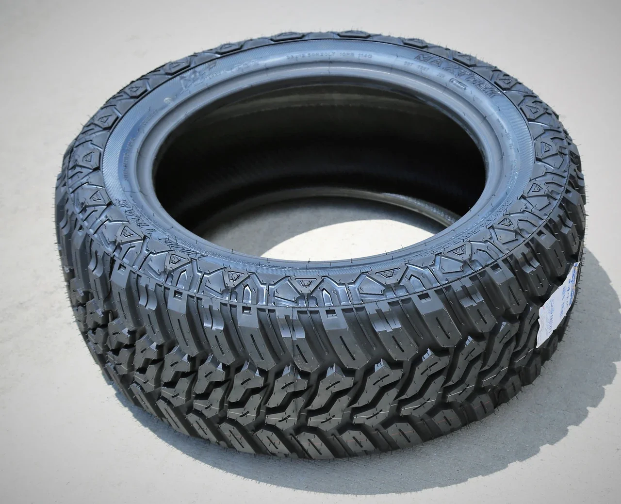 Maxtrek Mud Trac LT 37X13.50R22 123Q E (10 Ply)