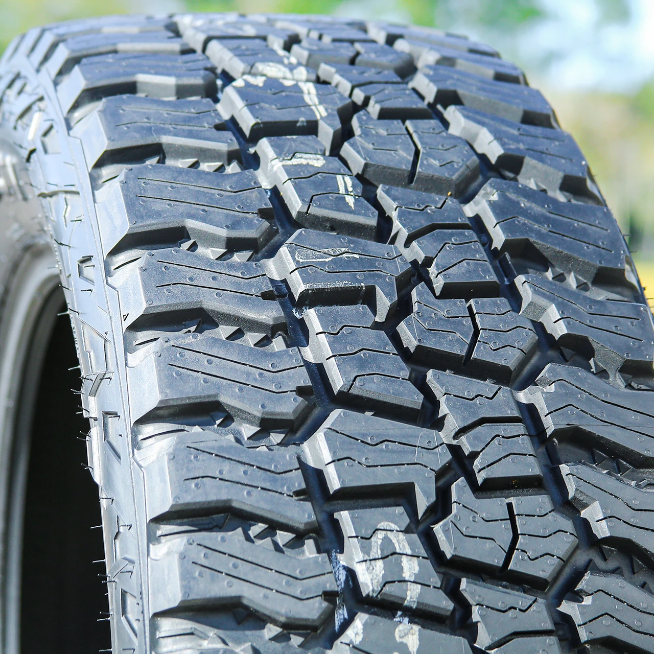 Mickey Thompson Baja Boss A/T 235/75R15 109T XL