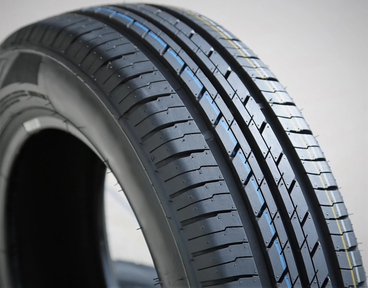 Mileking MK667 215/70R14 96H