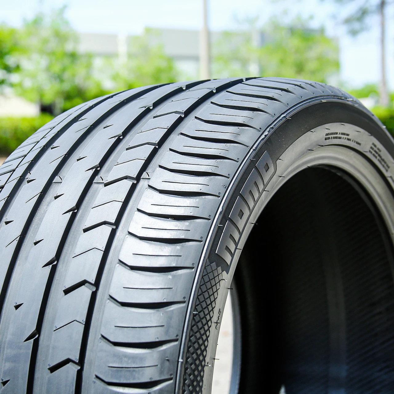MOMO Toprun M300 AS Sport 255/40R20 ZR 101Y XL