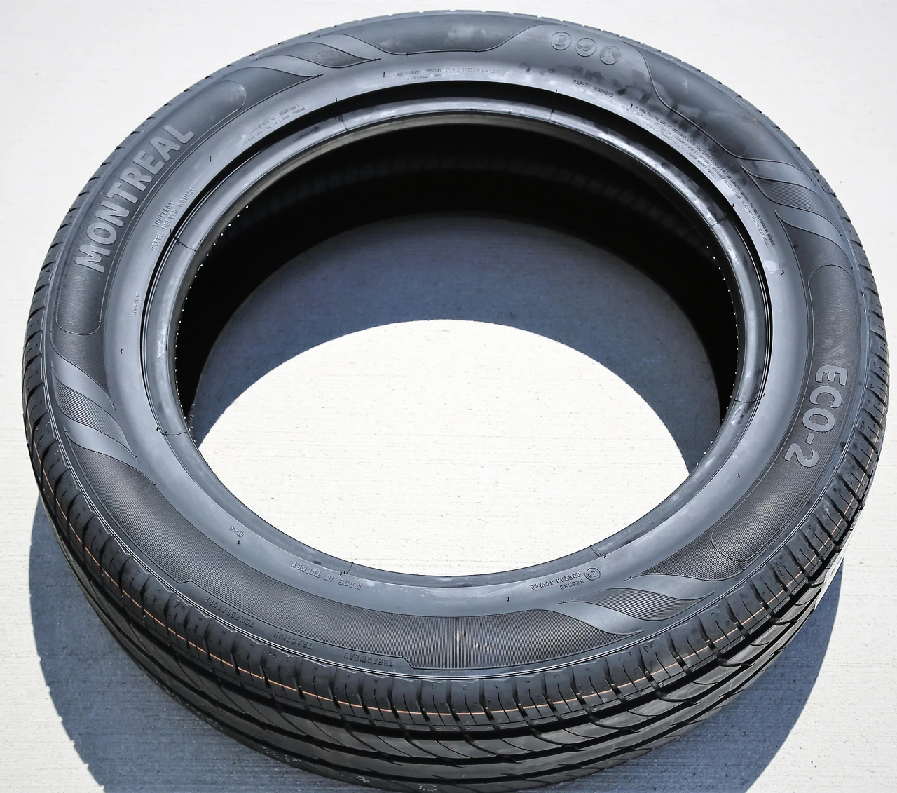 Montreal Eco-2 245/45R18 100W XL