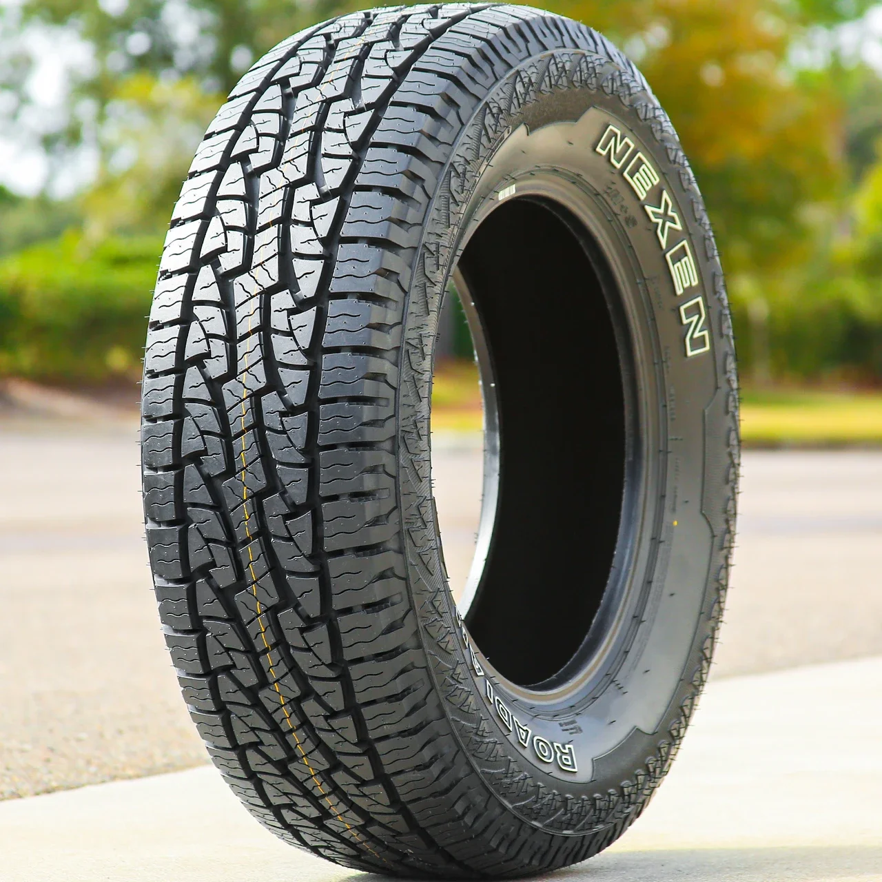 Nexen Roadian AT Pro RA8 235/70R16 106S
