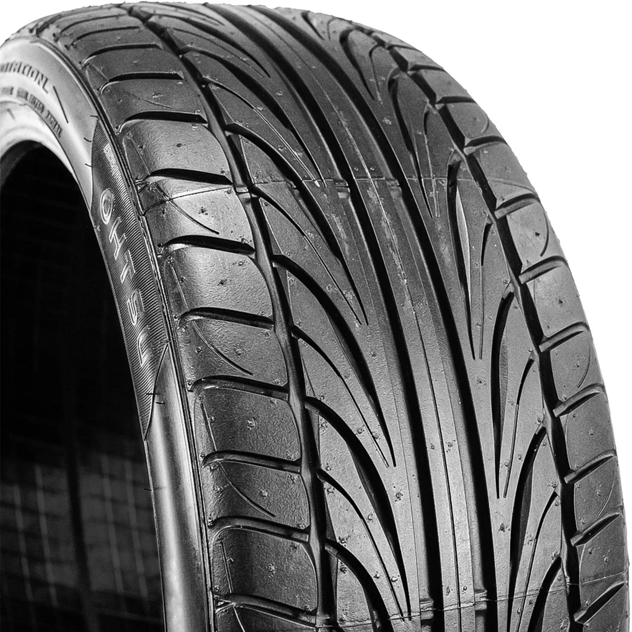 Ohtsu FP8000 305/25R20 ZR 97W XL