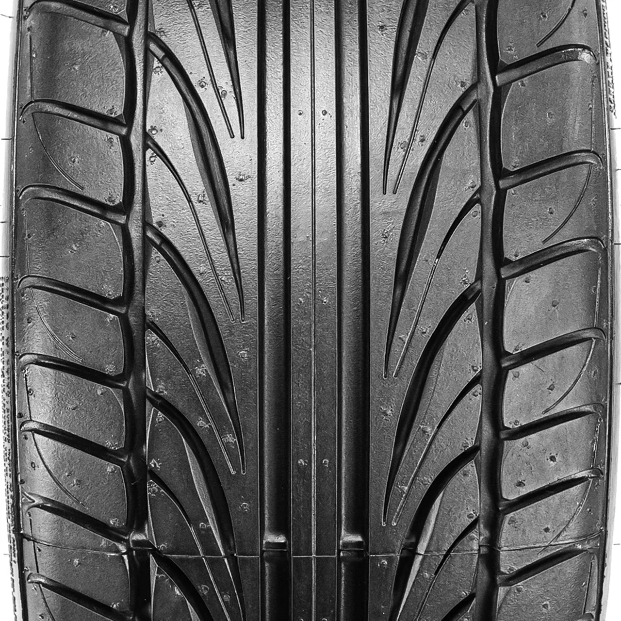 Ohtsu FP8000 305/25R20 ZR 97W XL