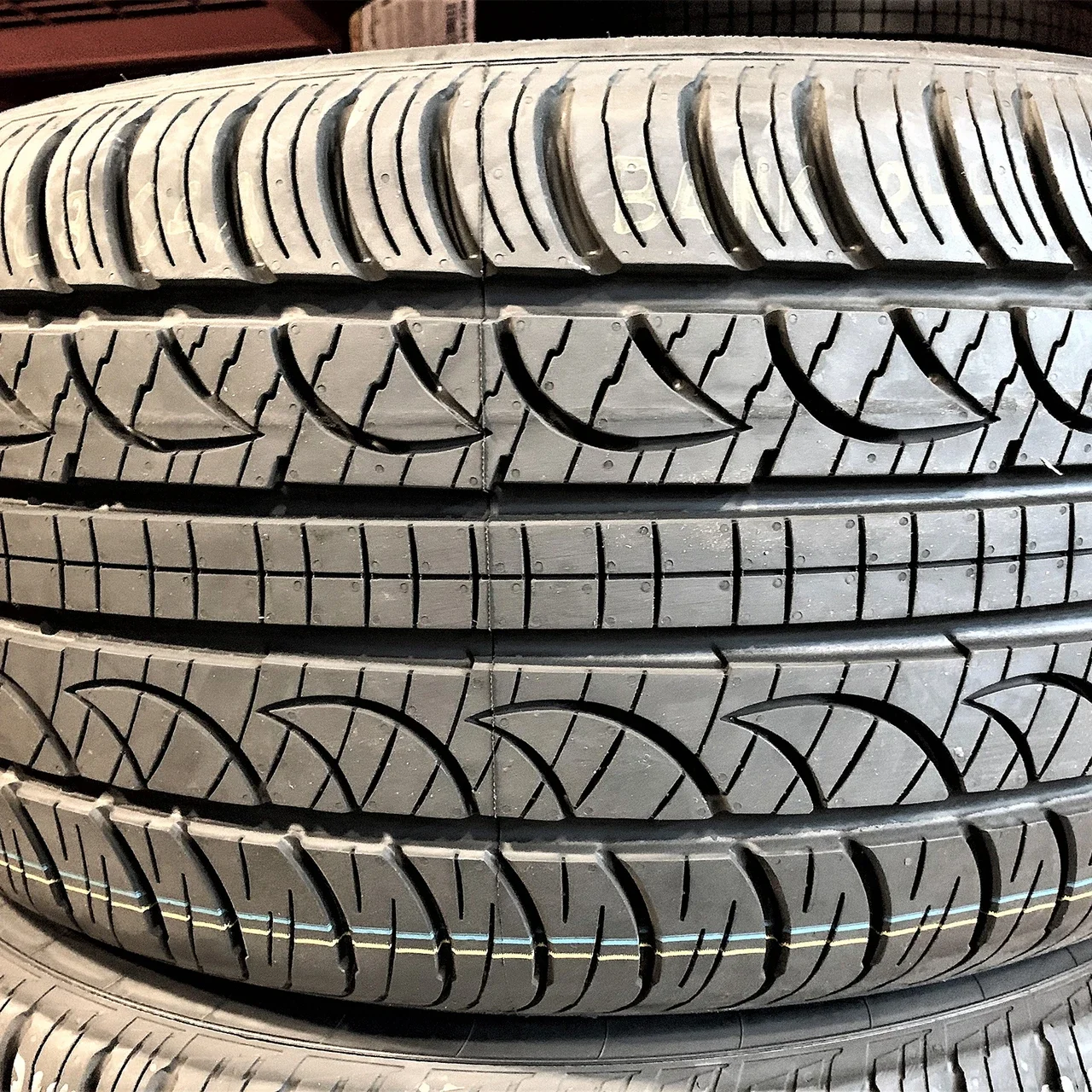 Pirelli P Zero Nero All Season (J) 275/40R19 105H XL