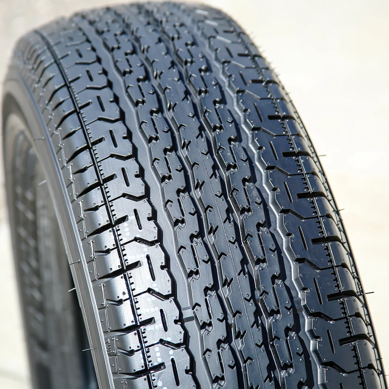 Power King Towmax Vanguard ST 205/75R15 101/97N C (6 Ply)
