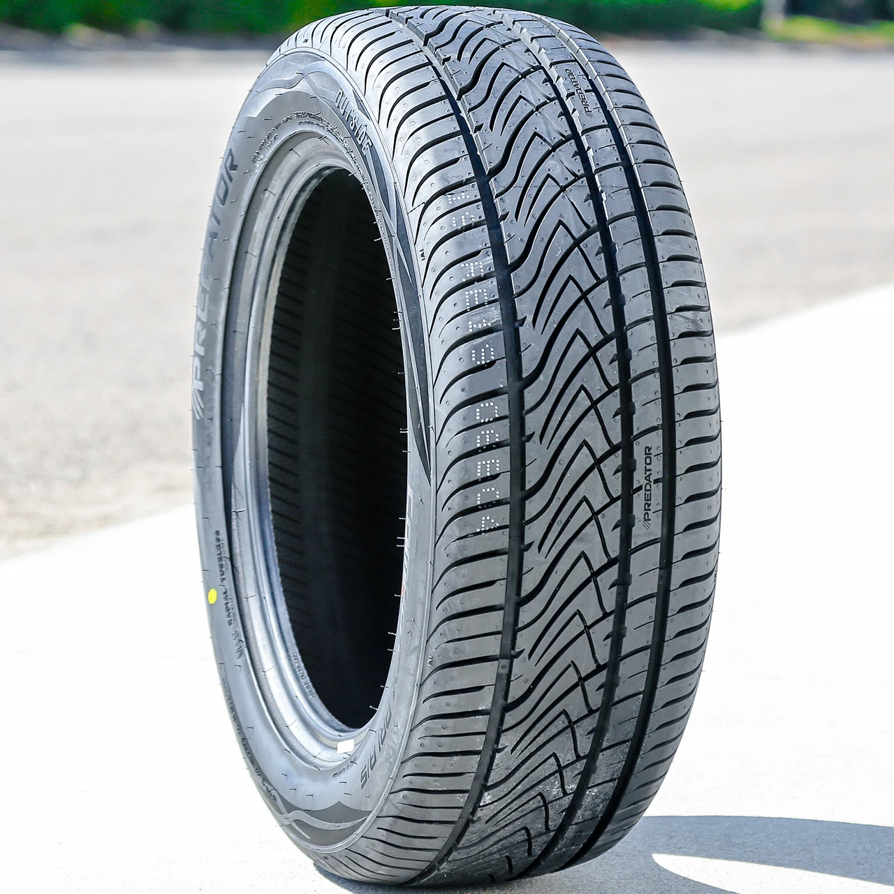 Predator Comptrax PR1 A/S 235/50R18 ZR 101W XL