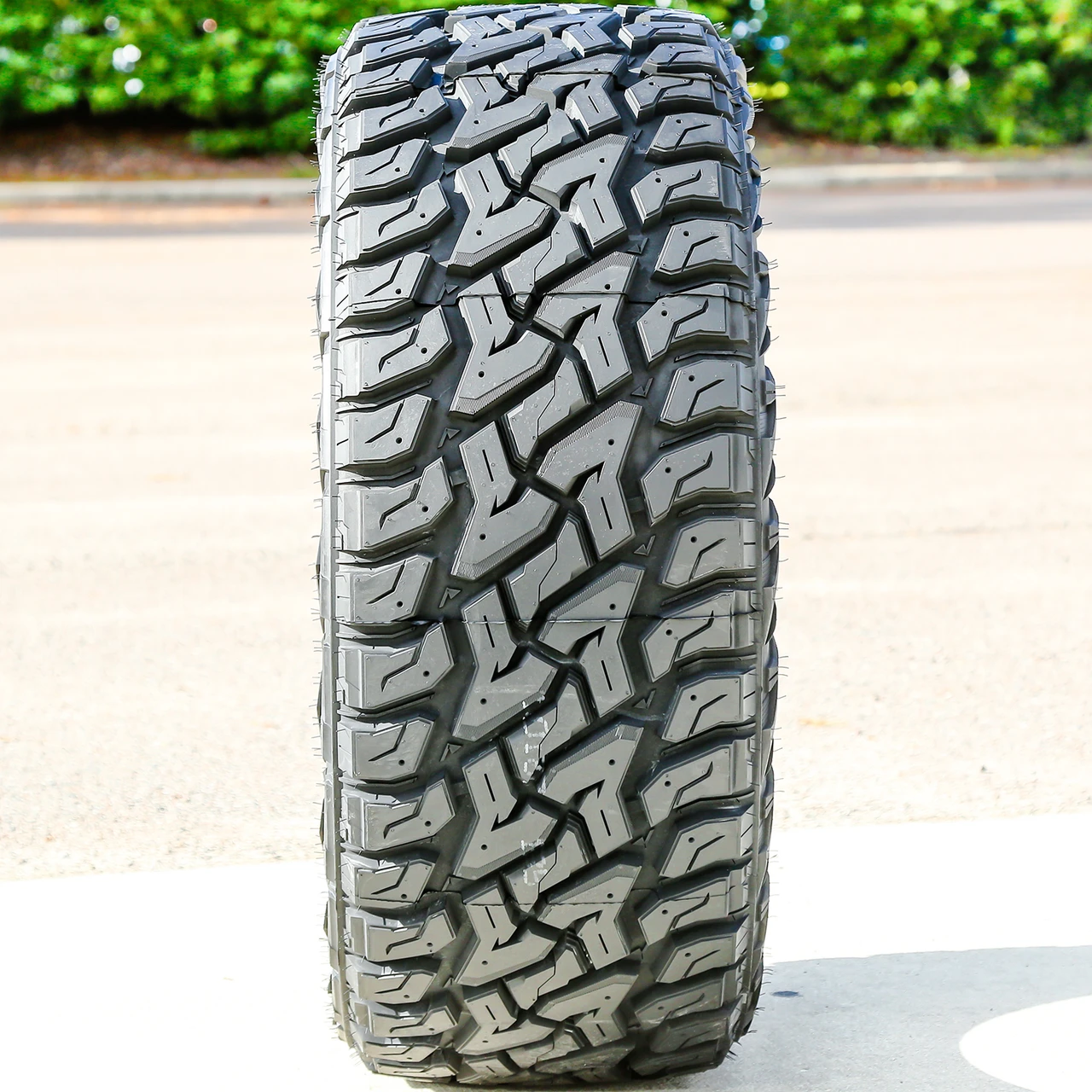 Predator New Mutant X-RT LT 37X13.50R24 124Q F (12 Ply)