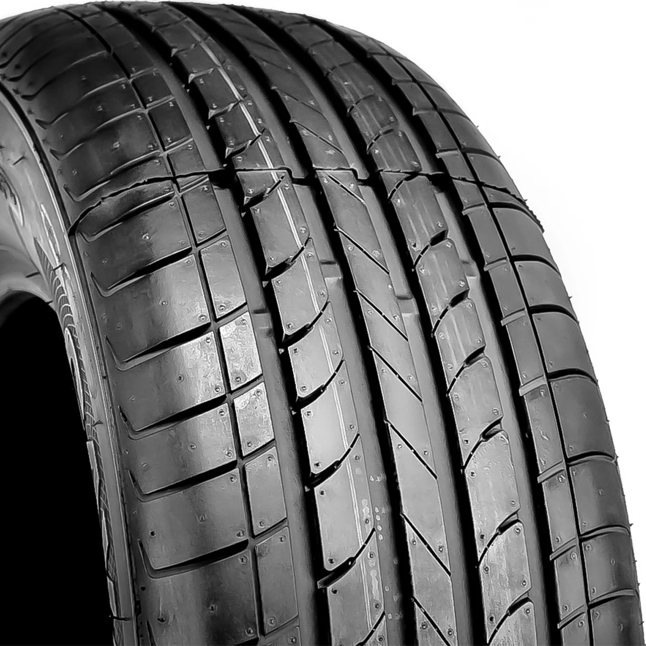 Roadone Cavalry HP 215/65R17 99H