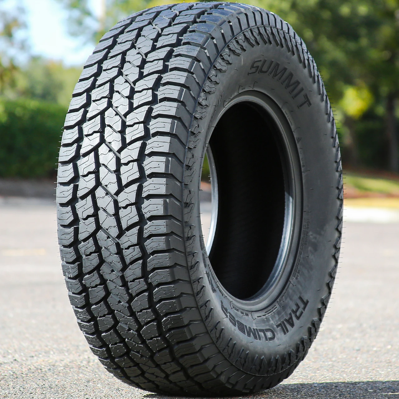Summit Trail Climber AT02 LT 285/60R20 125/122R E (10 Ply)