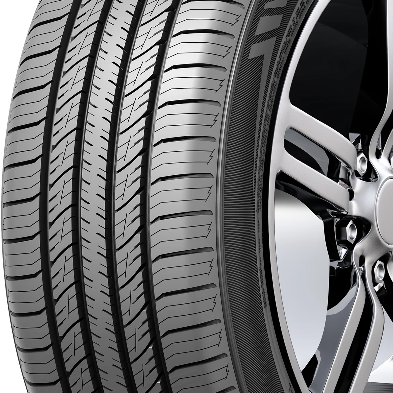 Summit Ultramax A/S 2.0 235/55R19 105V XL
