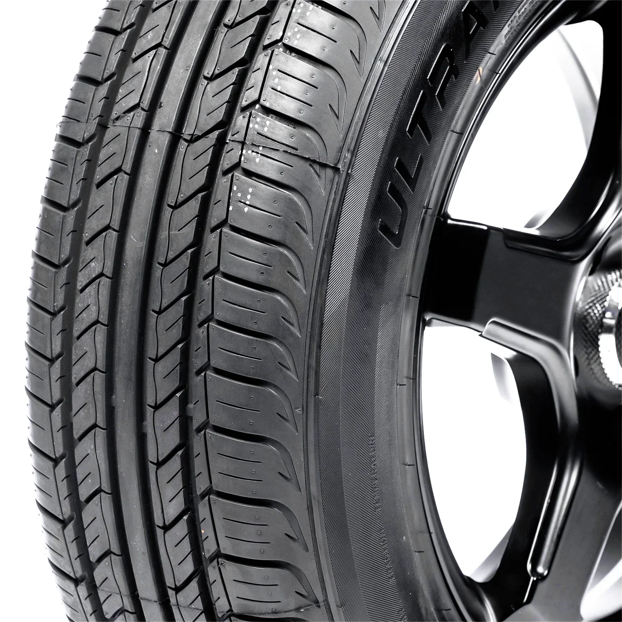 Summit Ultramax A/S 215/65R16 98T