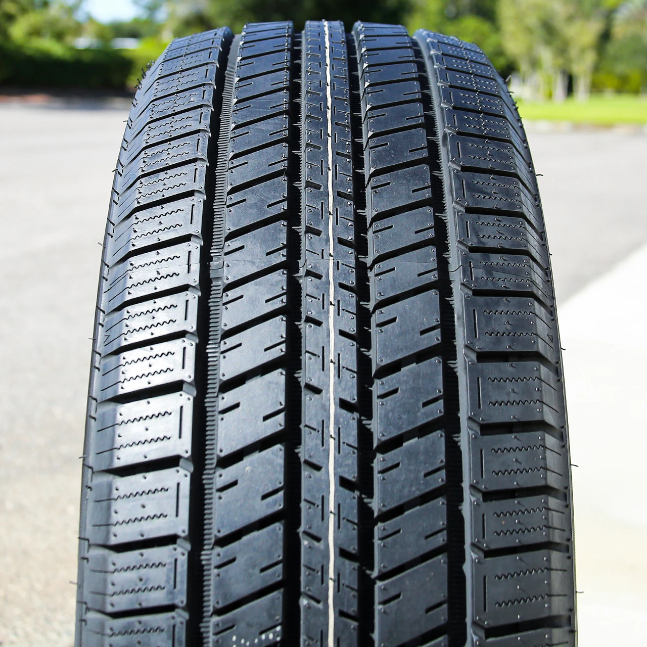 Supermax HT-1 LT 265/70R17 121/118S E (10 Ply)