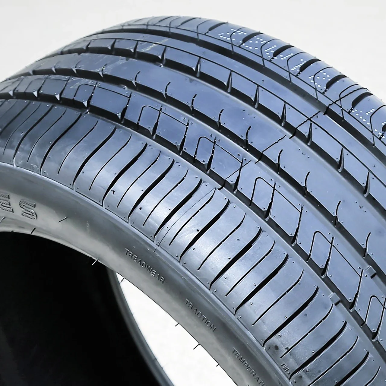 TBB TR-66 235/45R18 ZR 98W XL