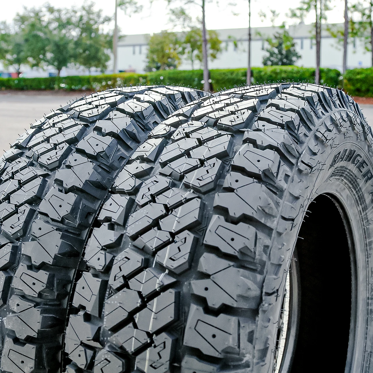 Thunderer Ranger A/TR LT 285/65R18 125/122S E (10 Ply)