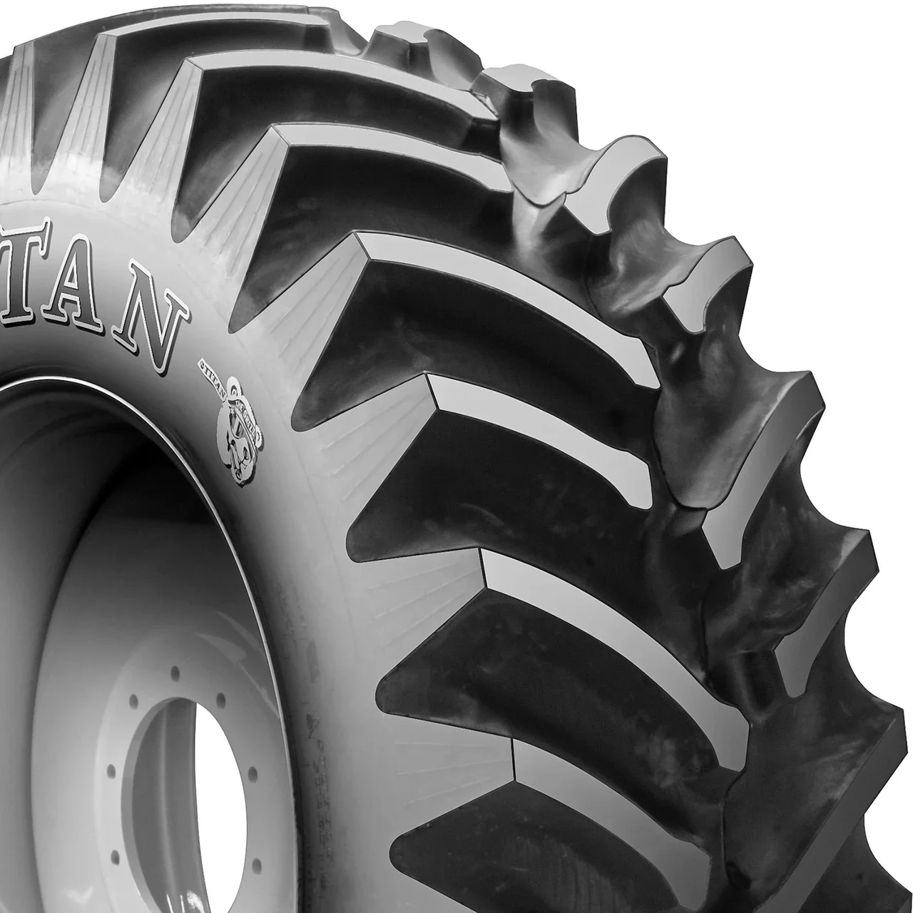 Titan Hi-Traction Lug 9.5-16 92A6 6 Ply