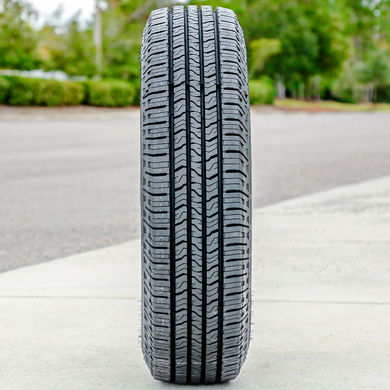 Venom Power Covert Grip H/T 255/70R16 111T