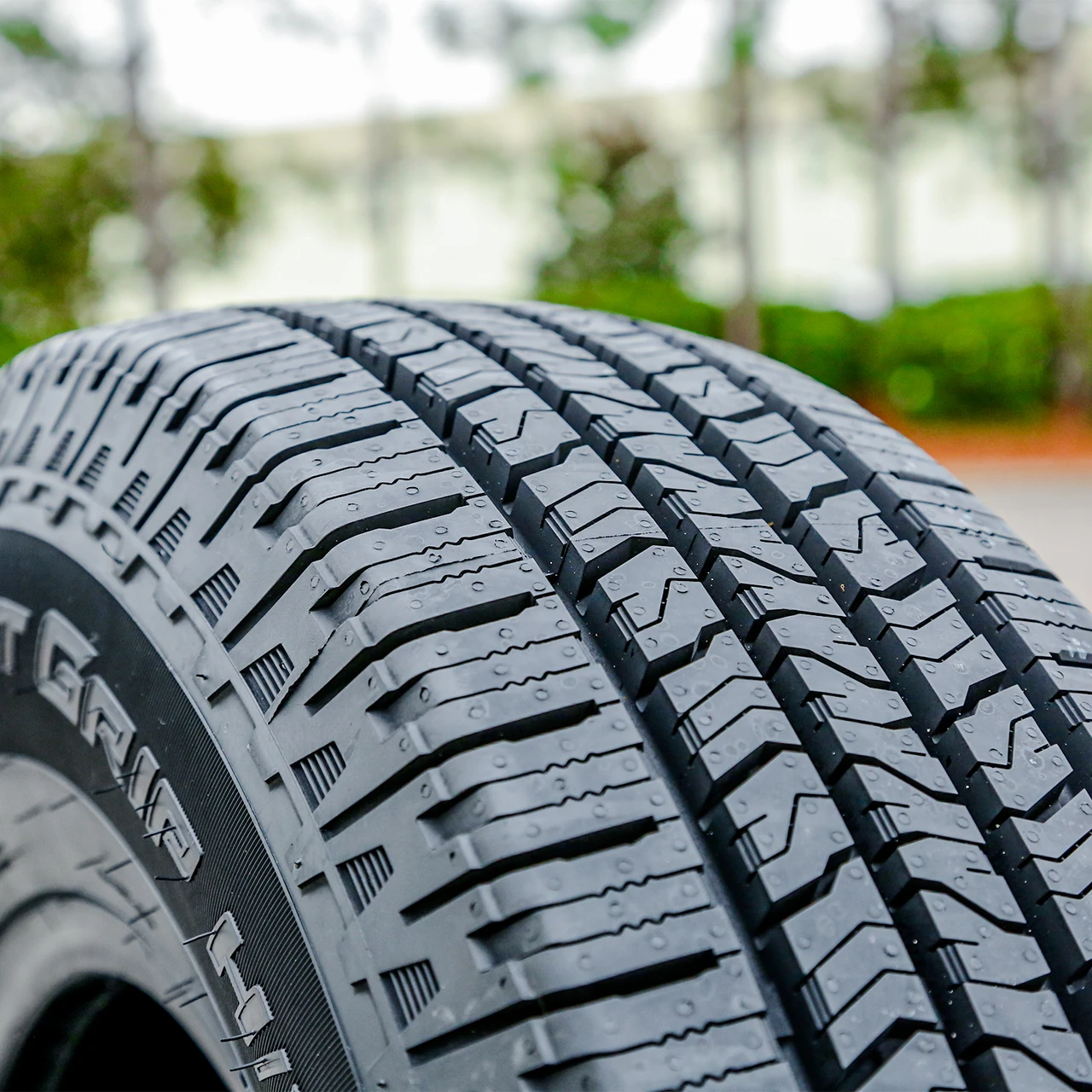 Venom Power Covert Grip H/T 275/65R18 116T