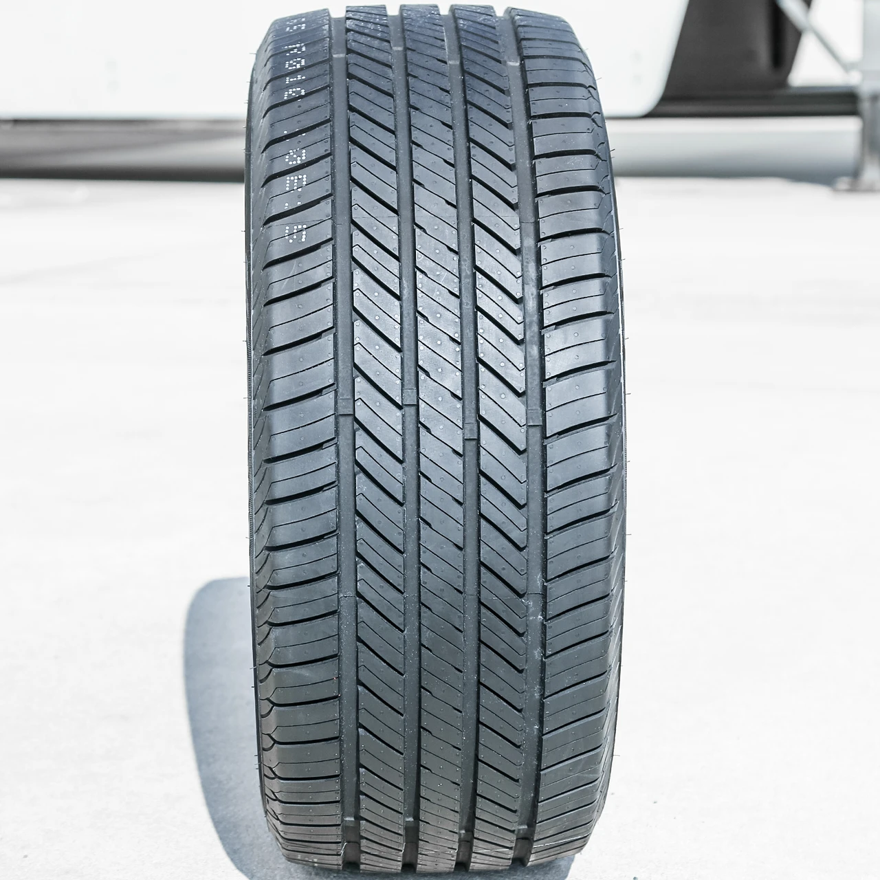 Venom Power Grand AM 255/70R15 112T XL