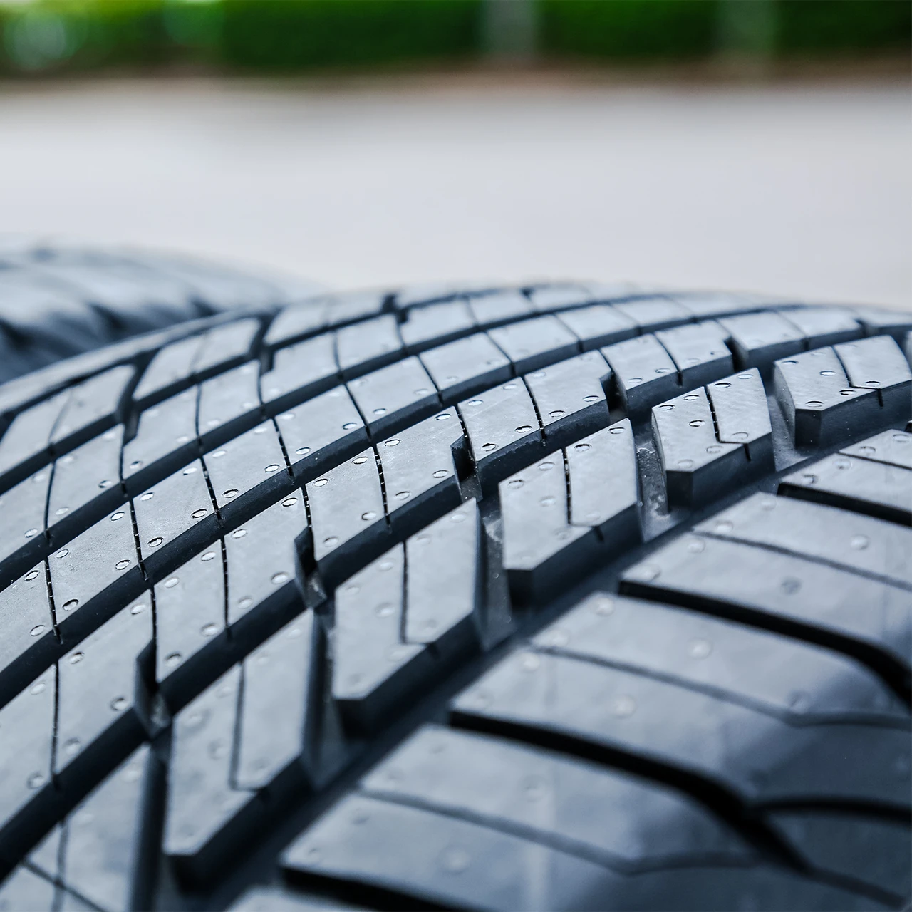 Venom Power Grand AM 295/50R15 108S