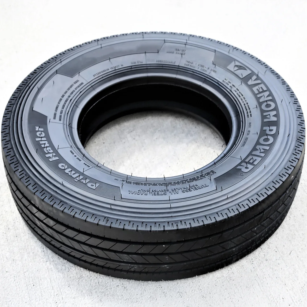 Venom Power Primo Hauler ST 235/80R16 130/126L H (16 Ply)