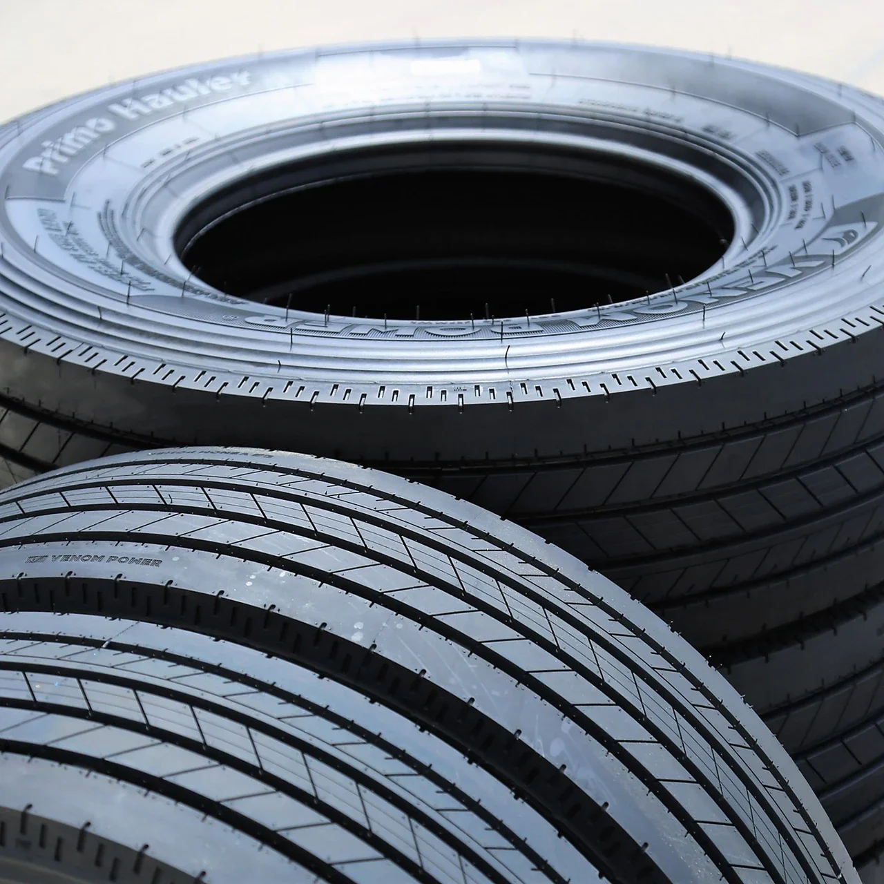 Venom Power Primo Hauler ST 235/85R16 133/128L H (16 Ply)