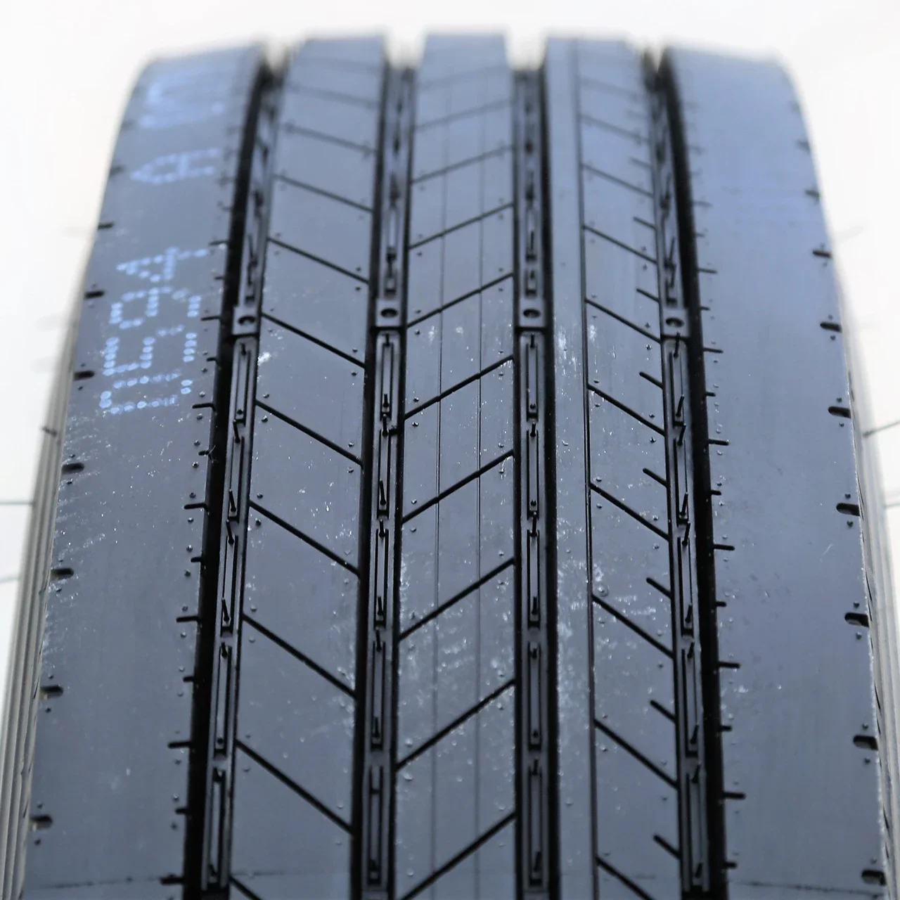 Venom Power Primo Hauler ST 235/85R16 133/128L H (16 Ply)