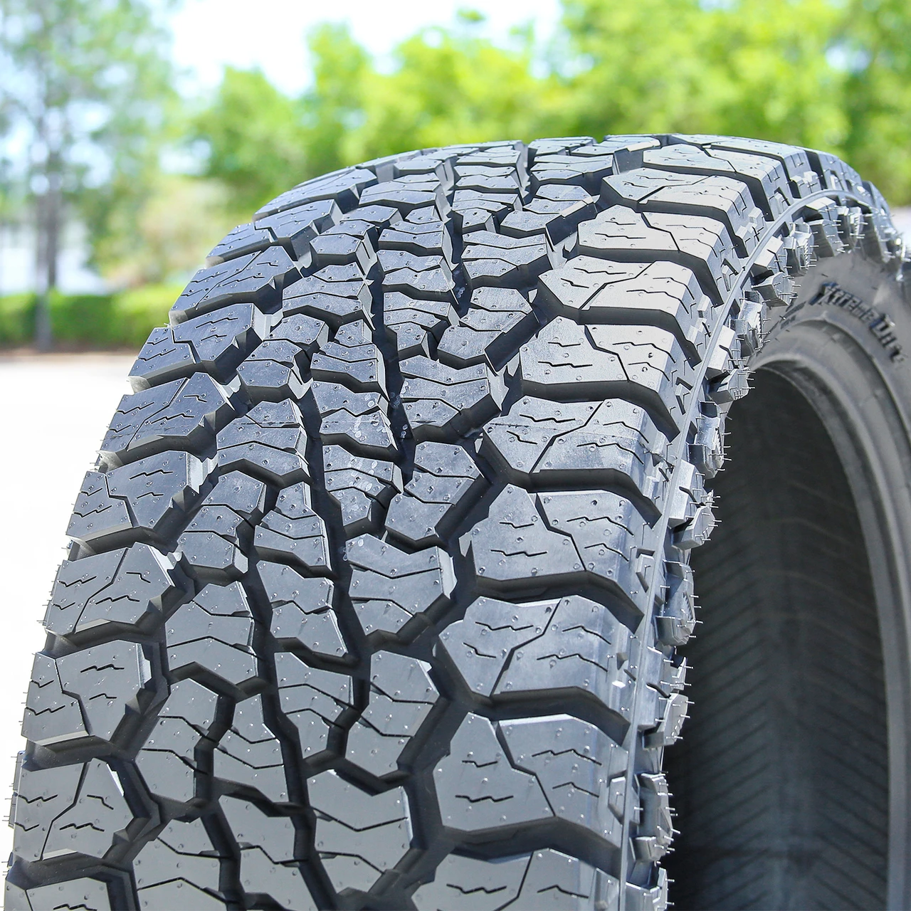 Venom Power Swampthing A/T Xtreme Dirt LT 285/70R17 126/123Q E (10 Ply)