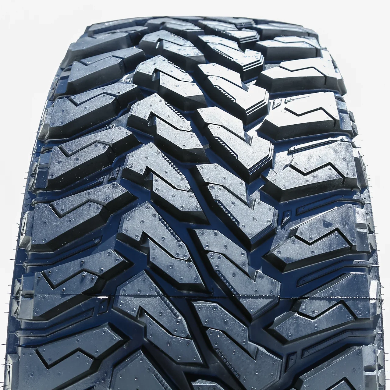 Venom Power Terra Hunter M/T LT 35X12.50R22 117Q E (10 Ply)