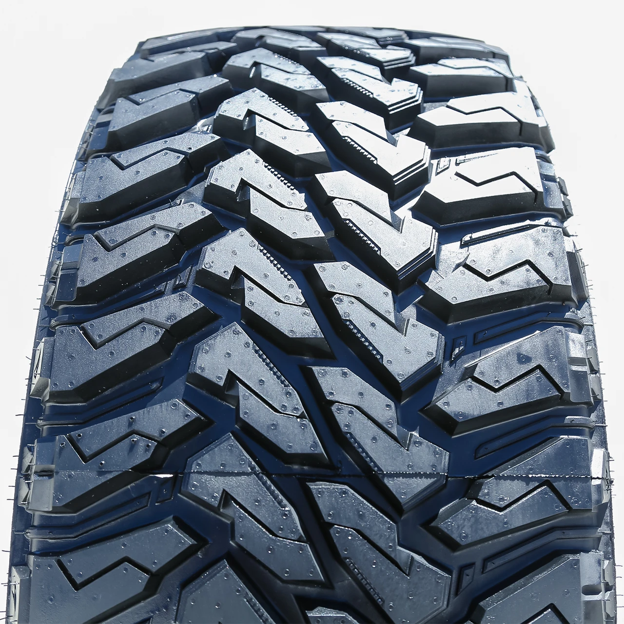 Venom Power Terra Hunter M/T LT 40X15.50R22 128Q F (12 Ply)