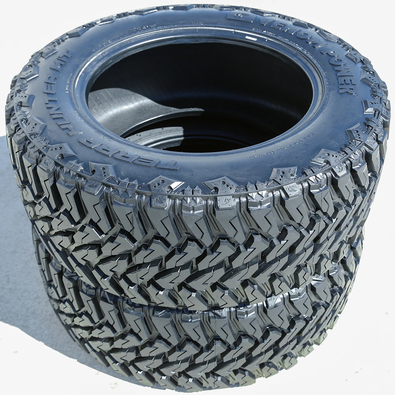 Venom Power Terra Hunter M/T LT 40X15.50R22 128Q F (12 Ply)