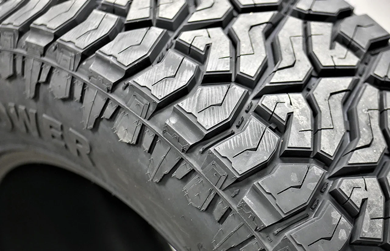 Venom Power Terra Hunter R/T LT 35X14.50R26 117Q E (10 Ply)