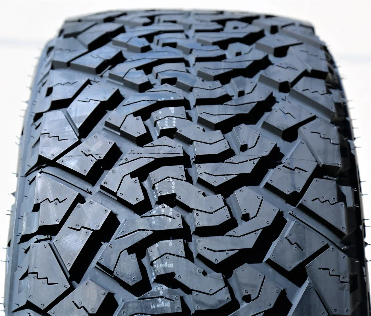 Venom Power Terra Hunter X/T 305/40R22 114H XL