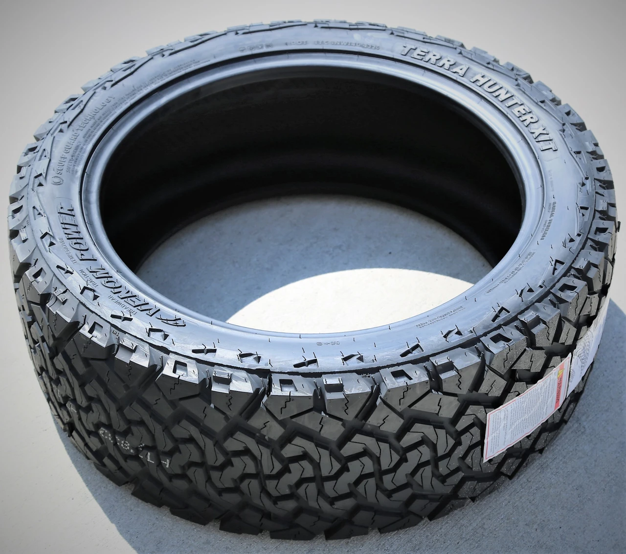 Venom Power Terra Hunter X/T 305/45R22 118S XL