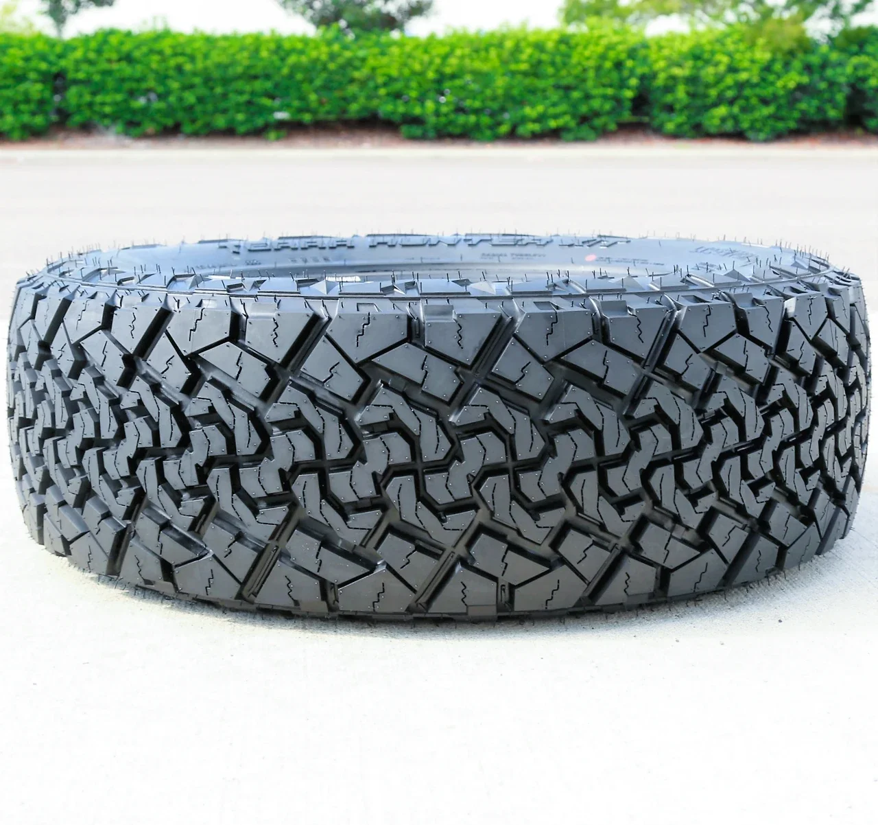 Venom Power Terra Hunter X/T LT 265/70R18 124/121S E (10 Ply)