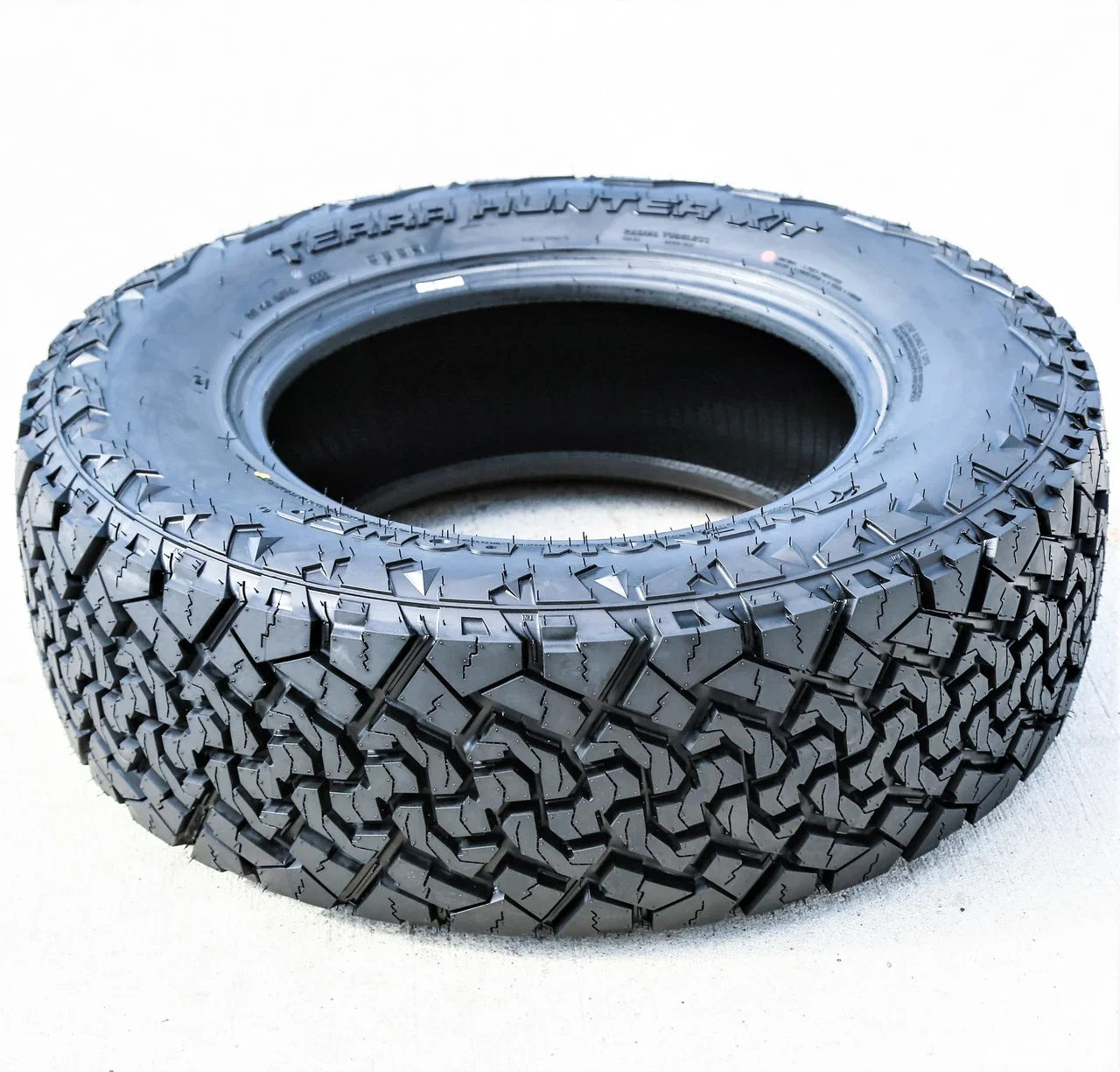 Venom Power Terra Hunter X/T LT 265/70R18 124/121S E (10 Ply)